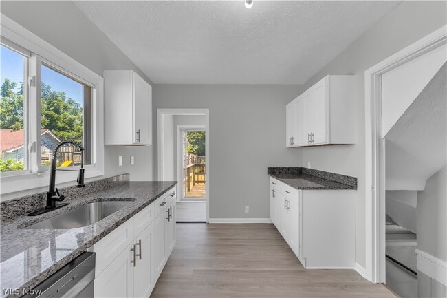 Building Photo - 1227 E 170th St