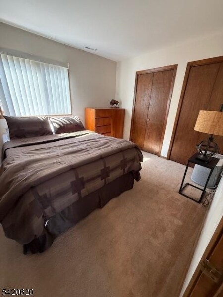 Building Photo - 2 Stowe Ct