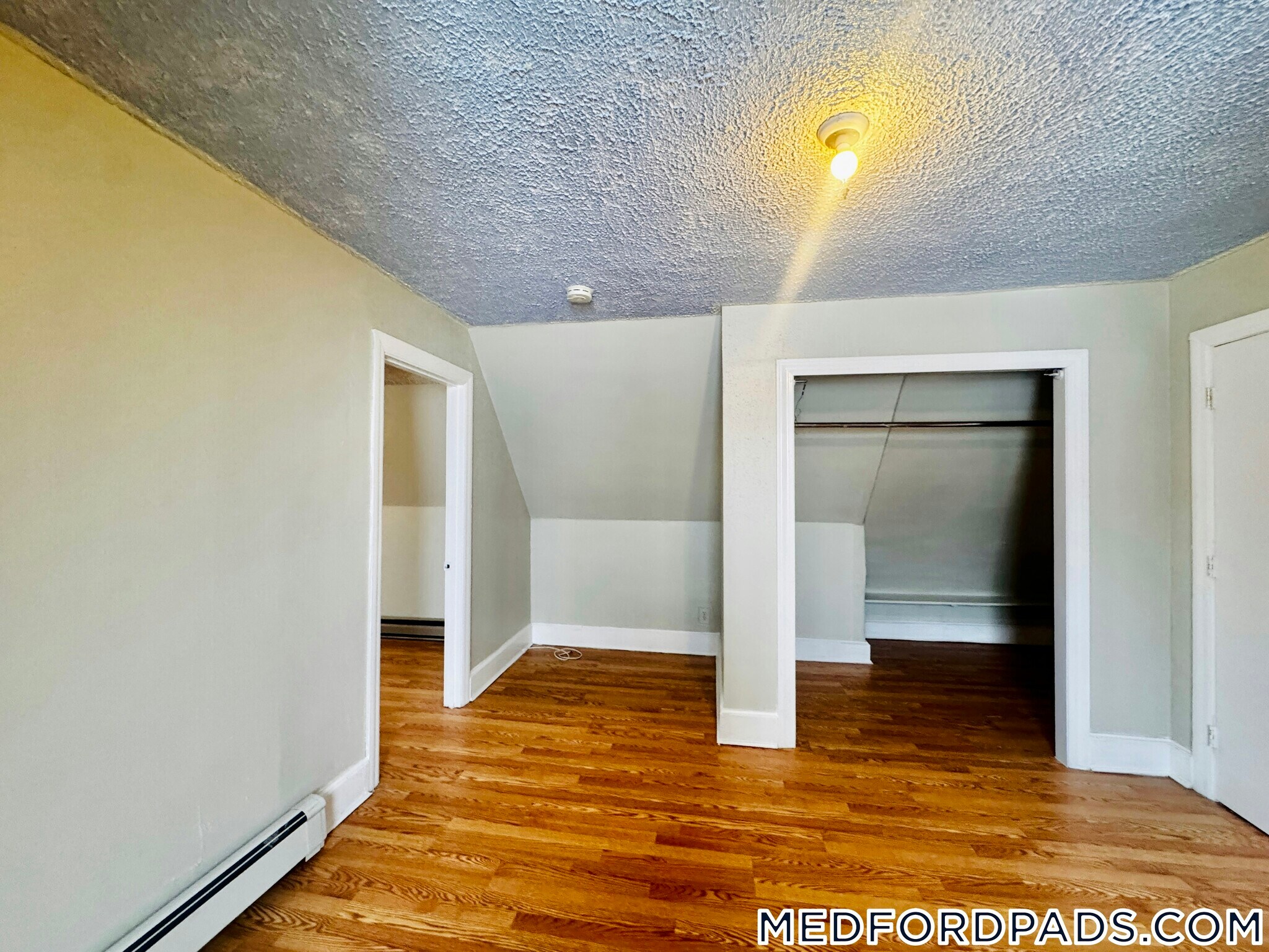 Building Photo - 569 Main St