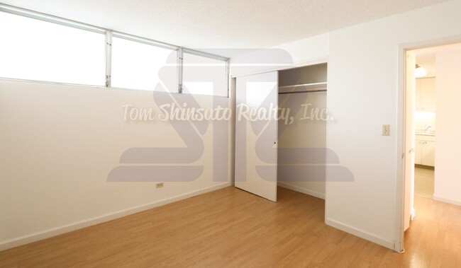 Building Photo - 2 Bedroom, 2 Bath unit at Victoria Plaza