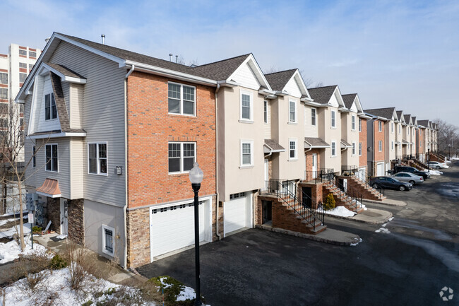 Building Photo - Riverside Apartments