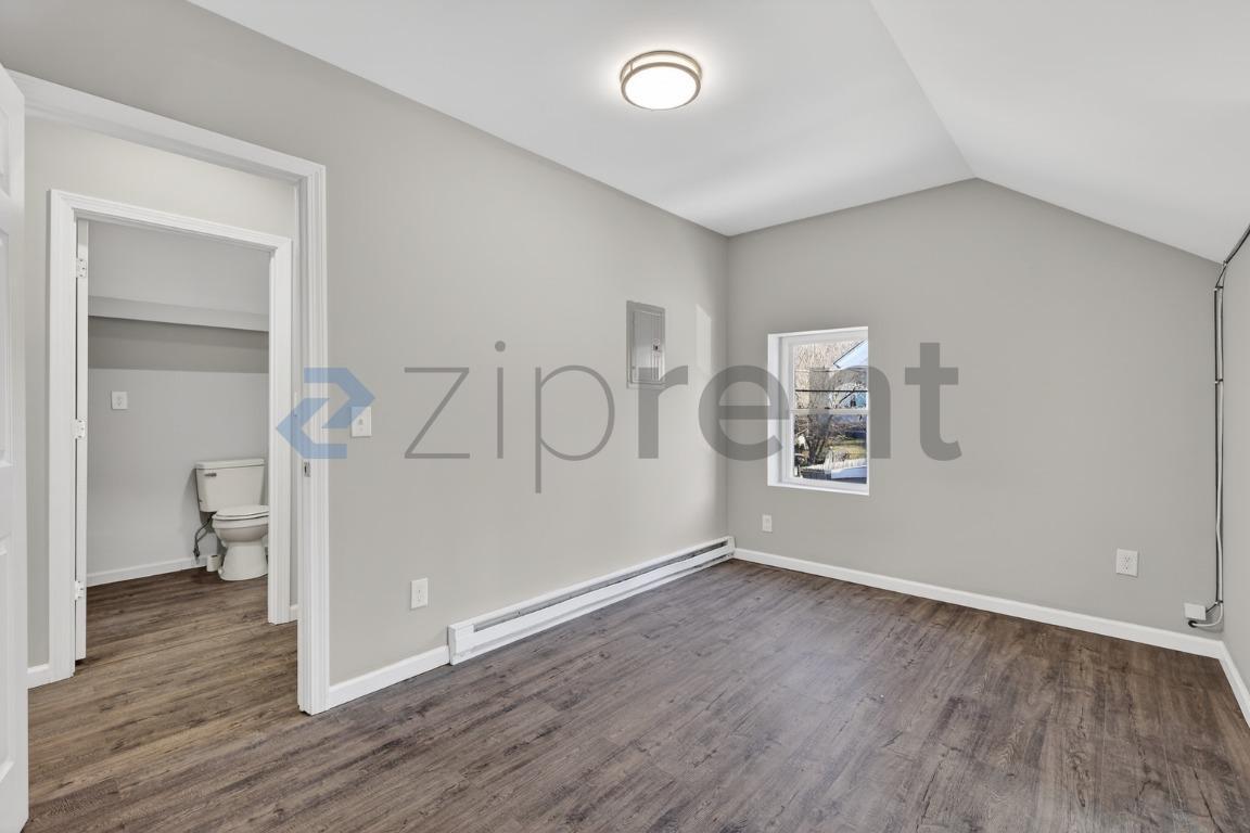 Building Photo - 158 Cliff St