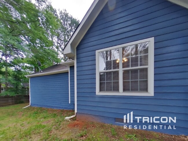 Building Photo - 14 Jessica Ln