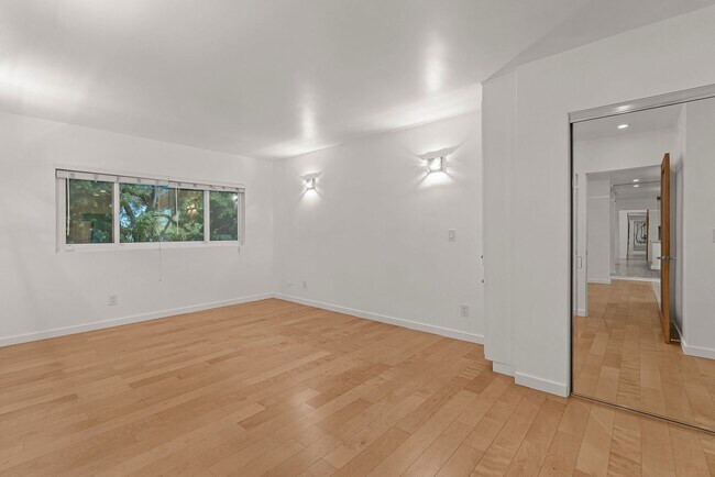 Building Photo - Fully remodeled 2BR/2BA Condo in prime West Hollywood!