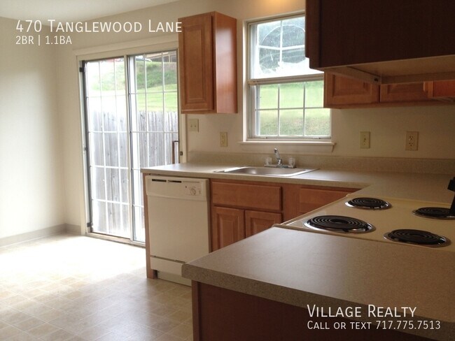 Building Photo - 470 Tanglewood Ln