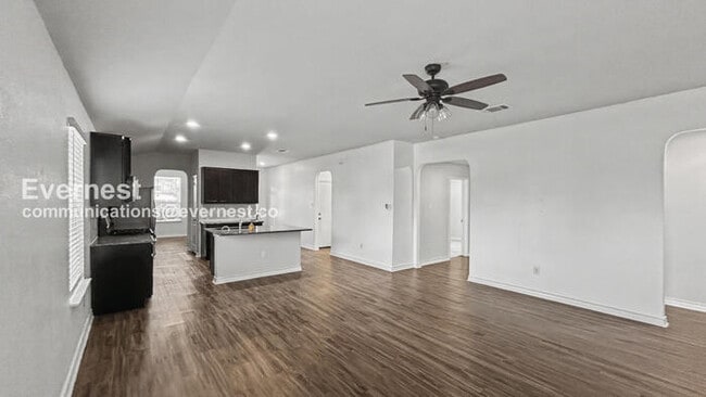 Building Photo - 6403 Kingsley Edge