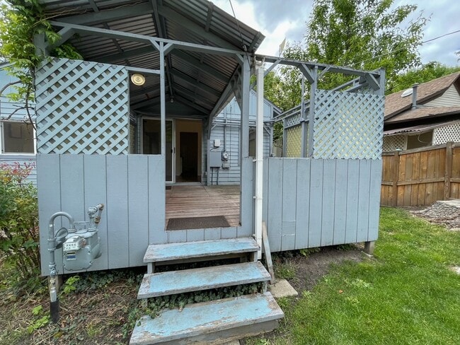 Building Photo - 1116 W Ofarrell St