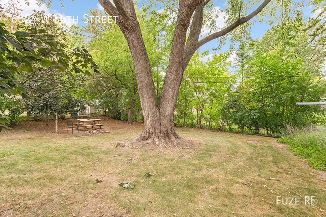 Building Photo - 6024 W 35th St