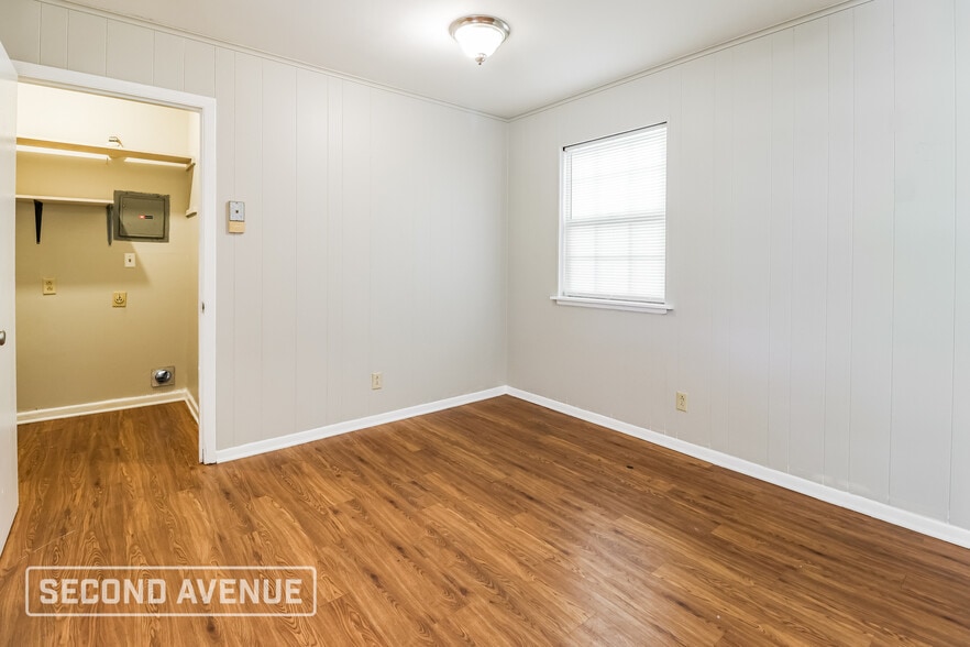 Building Photo - 8110 Alvin Ln