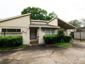 Building Photo - 5231 Beechnut St