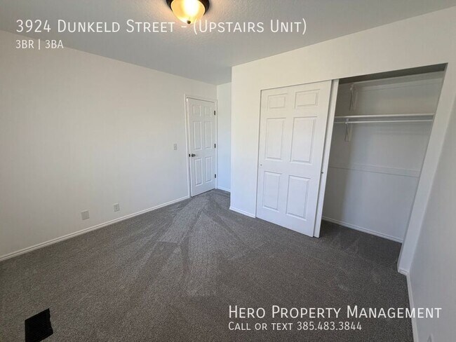 Building Photo - 3924 Dunkeld St