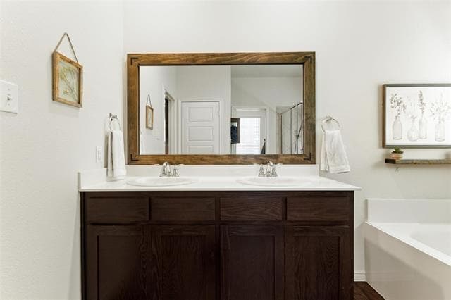 Building Photo - 2157 Miramar Dr