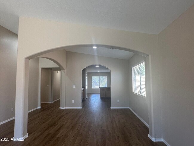 Building Photo - 25211 W Lamont Ave