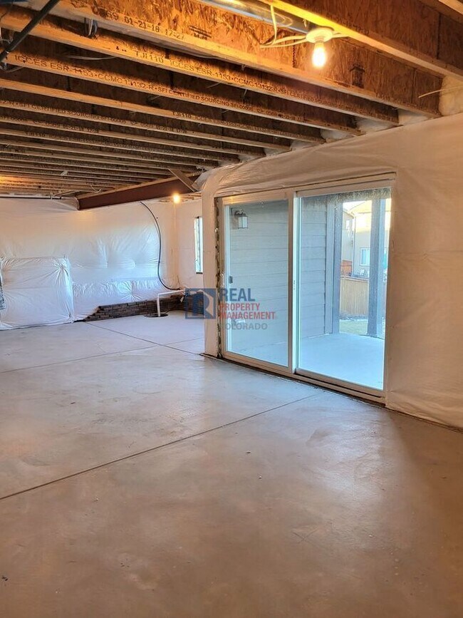 Building Photo - 14381 Mosaic Ave