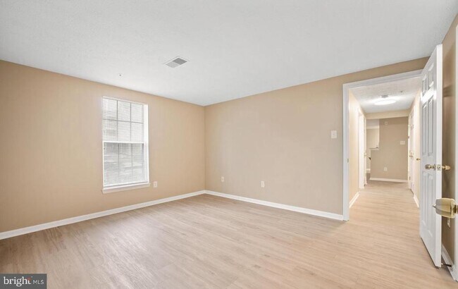 Building Photo - 607 Himes Ave