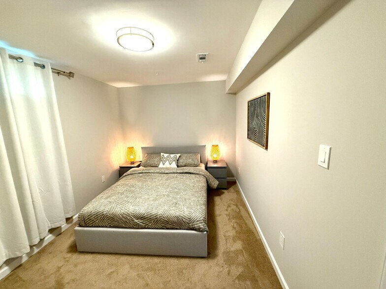 Building Photo - 1506 Mississippi Ave SE