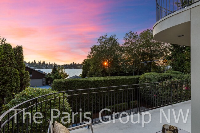 Building Photo - Stunning 3 Story Kirkland Water View Home ...