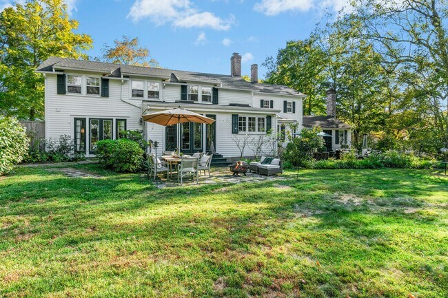 Building Photo - 561 Middlesex Rd