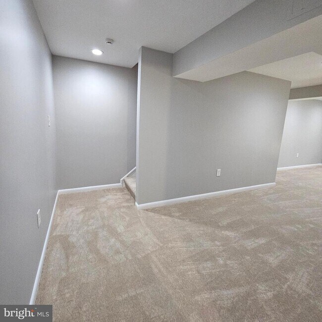 Building Photo - 6430 Shannon Station Ct