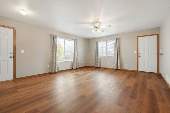 Building Photo - 3-Bedroom Ranch Home Close to Downtown Wellington