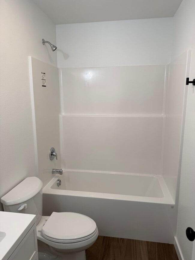 Building Photo - Brand new 3 bedroom 3 full bath townhouse in Thurston! $1,000 OFF YOUR FIRST MONTH'S RENT!