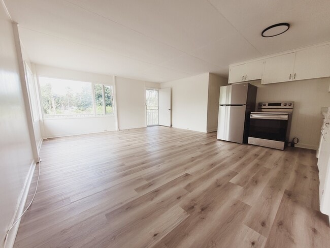 Building Photo - 41-536-536 Kumuhau St