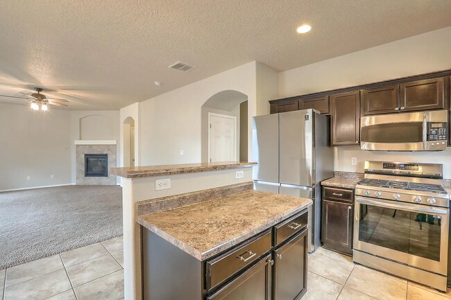 Building Photo - 3Bedroom, 2.5 Bath, 2 Story, 2 Car Garage 2,591 Sq Ft Home located on the Westside of Albuquerque.