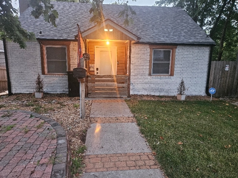 Building Photo - 711 S Northern Blvd