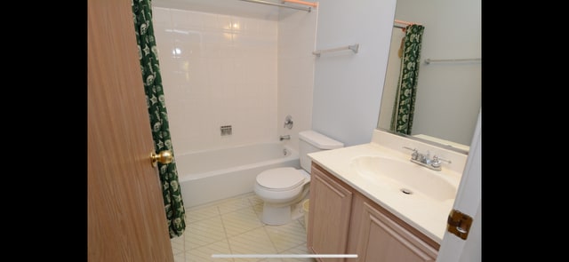 Full Bath - 401 Cromwell Cir