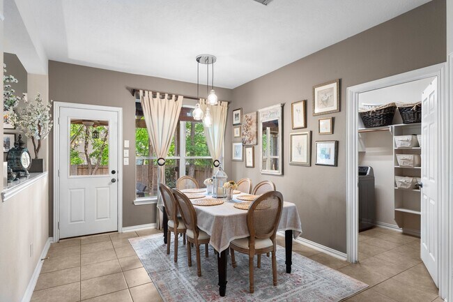 Building Photo - 51 N Scribewood Cir