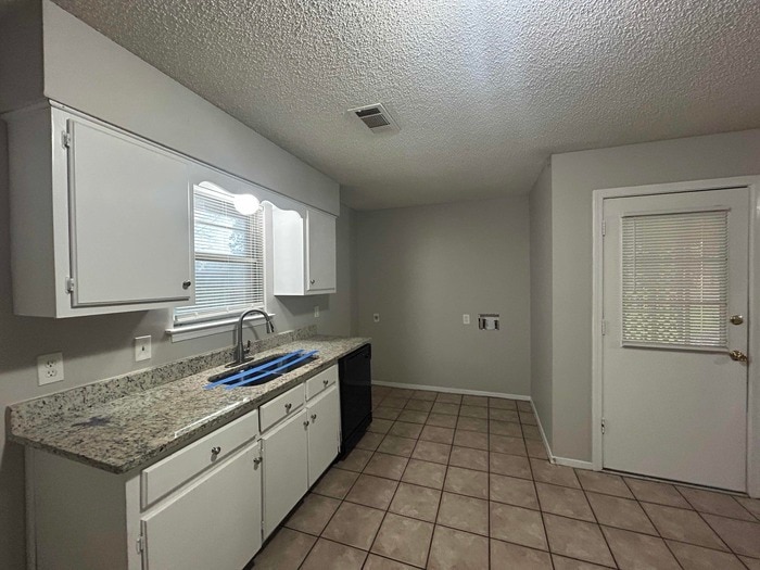 Building Photo - 3465 Cherry Cove W