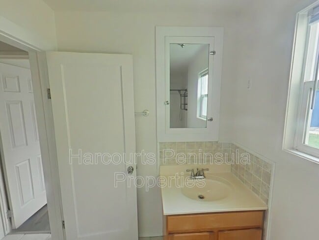 Building Photo - 1321 Elizabeth Ave