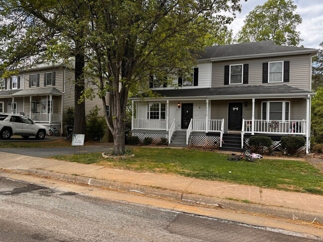 Building Photo - Briarwood Townhome close to NGIC and Hollymead Town Center!