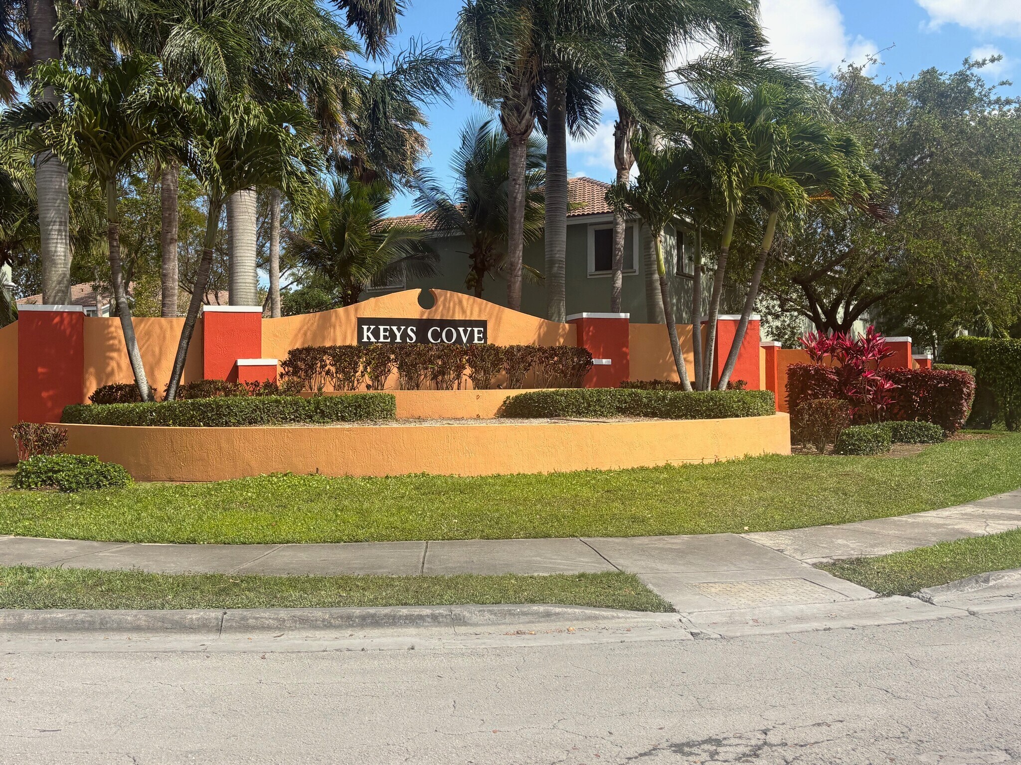 Building Photo - 2819 SE 15th Rd