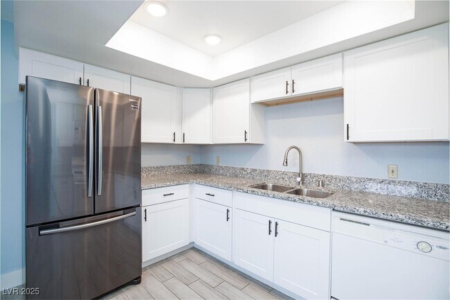 Building Photo - 6623 W Tropicana Ave