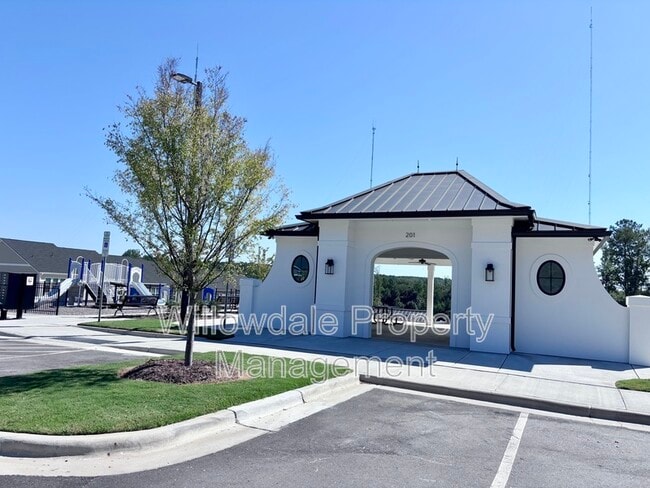 Building Photo - 398 Chesapeake Cmns St