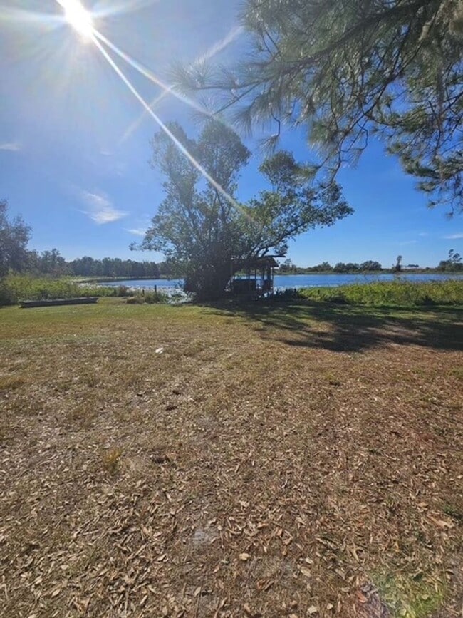 Building Photo - Newly renovated 4 bedroom, 2 bath block home
