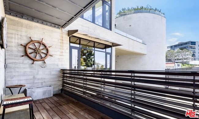 Building Photo - 17351 W Sunset Blvd