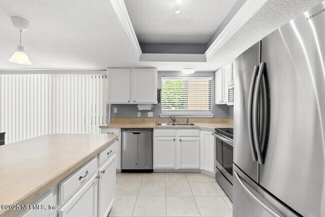 Building Photo - 5400 La Moya Ave