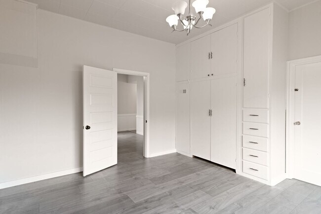 Building Photo - Beautifully Renovated 4-Bedroom Farmhouse on Large Corner Lot in the Heart of Sublimity - Water/S...