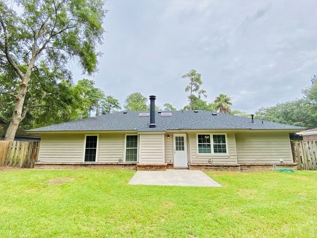 Building Photo - 25 Davidson Ave