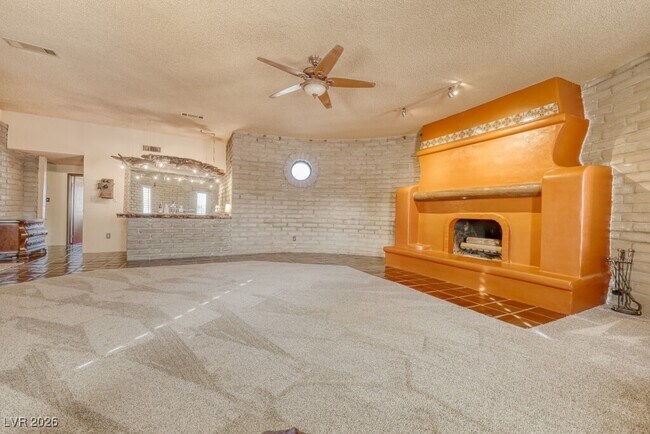 Building Photo - 1224 Sur Este Ave