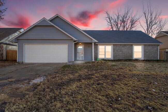 Building Photo - 2823 S 138th E Ave