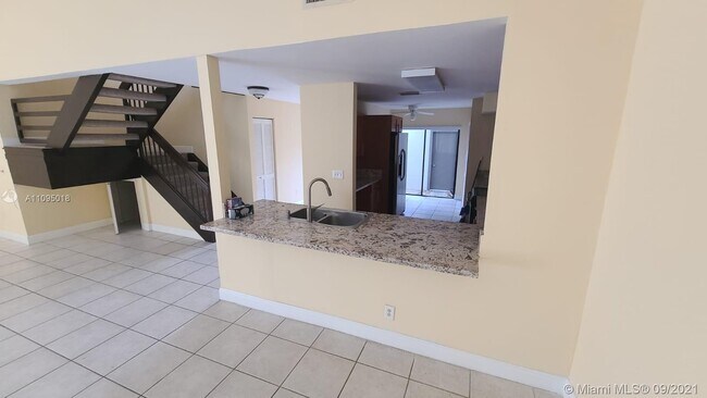 Building Photo - 10027 NW 52nd Terrace