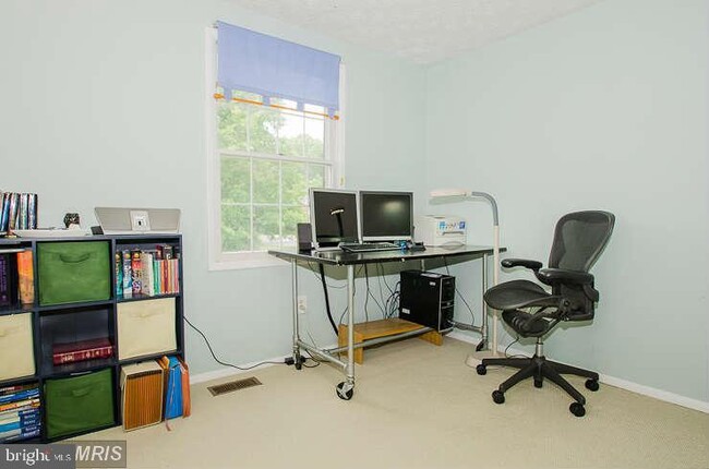 Building Photo - 6885 McLean Greens Ct