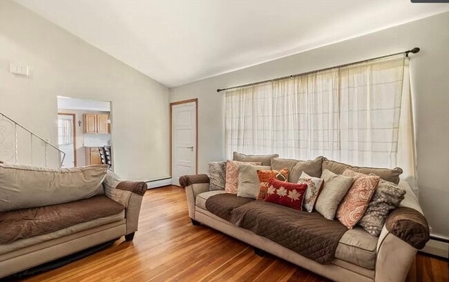 Building Photo - 11 Boyden St