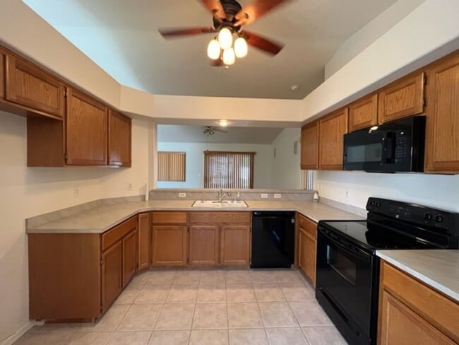 Building Photo - 3 Bedroom - 2 Bath Home