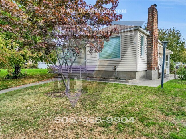 Building Photo - Newly Renovated Shadle Park Charmer Availa...