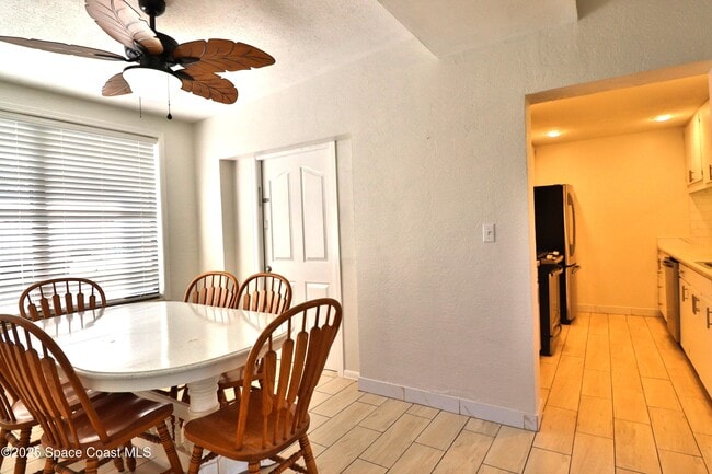 Building Photo - 3681 Rio Vista Way