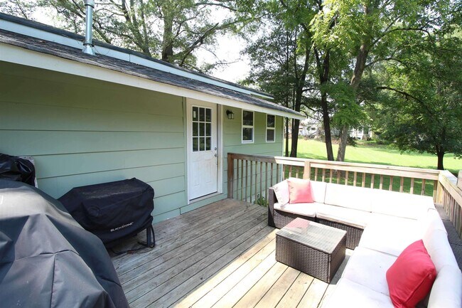 Building Photo - 6171 Collins St NE